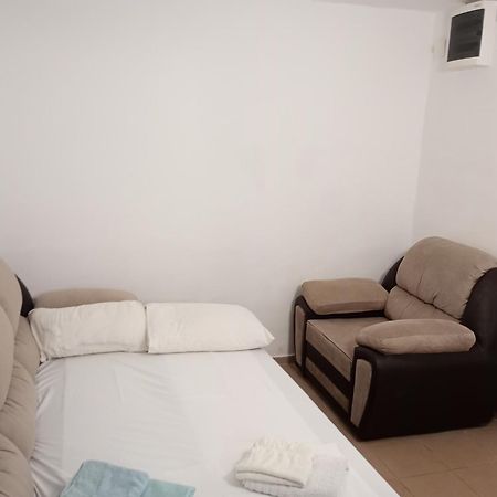 Apartments And Rooms Camelia Premantura Extérieur photo