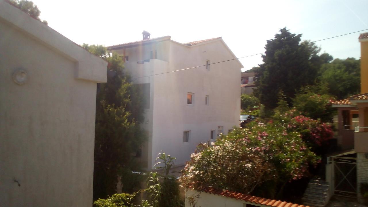 Apartments And Rooms Camelia Premantura Extérieur photo